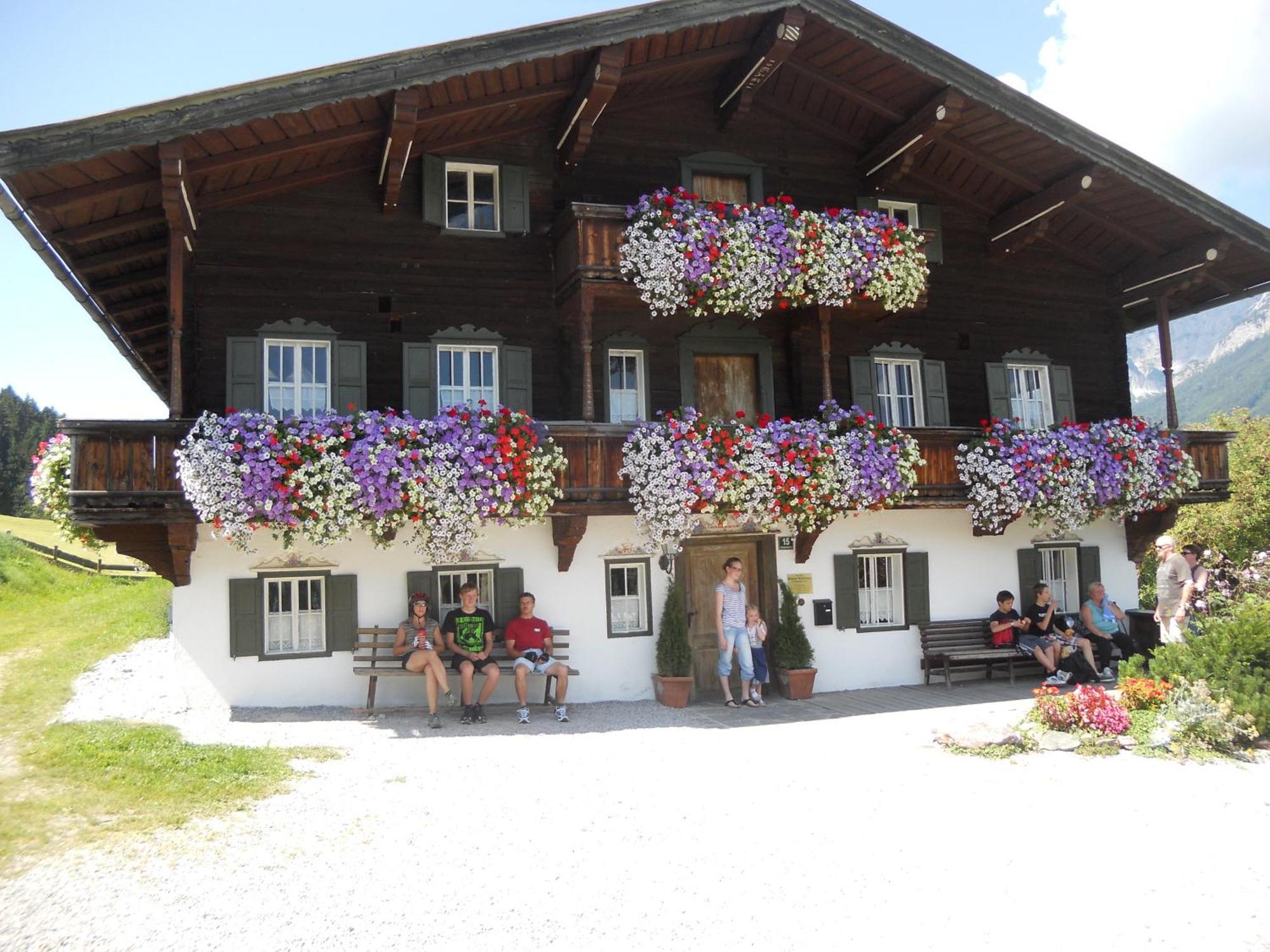 Landgasthof Pfarrwirt Hotell Thiersee Exteriör bild