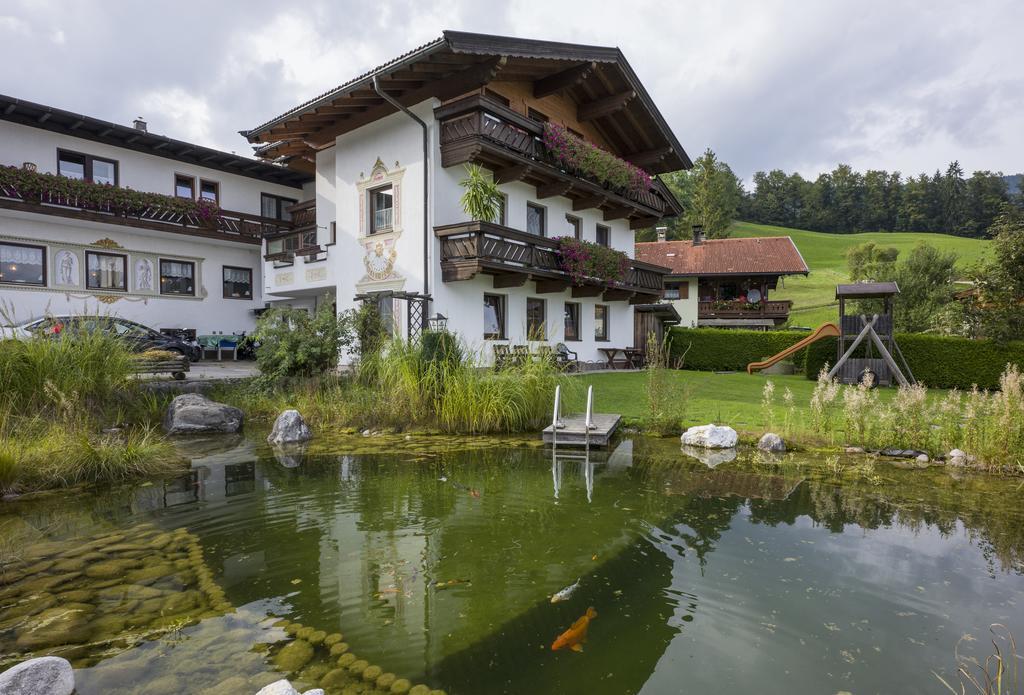 Landgasthof Pfarrwirt Hotell Thiersee Exteriör bild